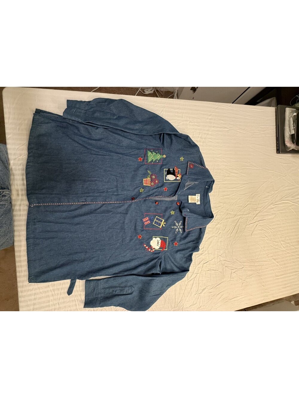Bobbie Brooks Woman Christmas Embroidered Denim Shirt 18W/20W Holiday Snowman